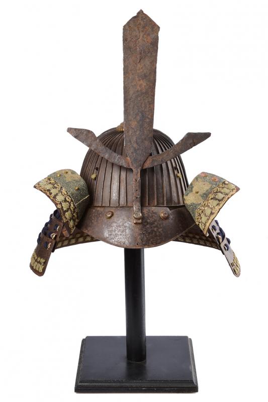 Suji-bachi kabuto in ferro a trentotto ken