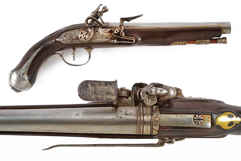 Pistola a pietra focaia composita