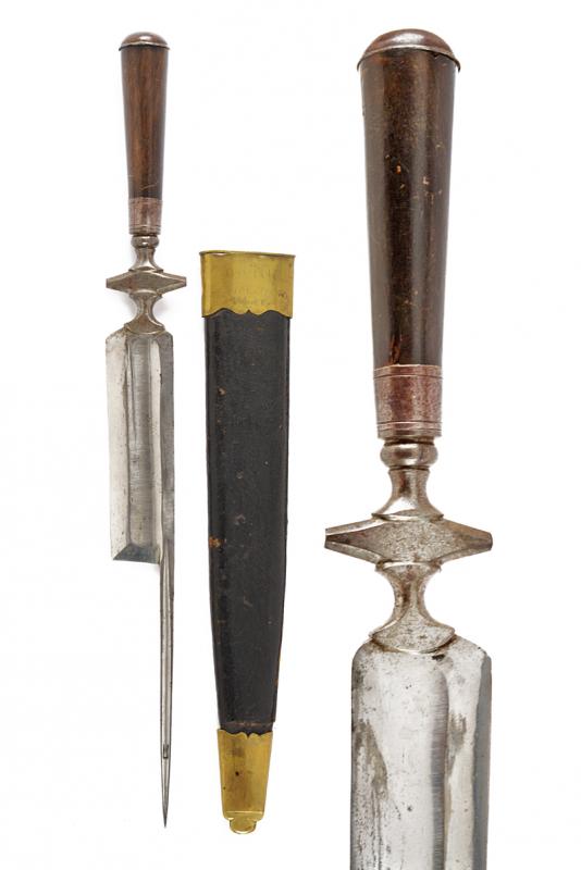 Coltello passacorda
