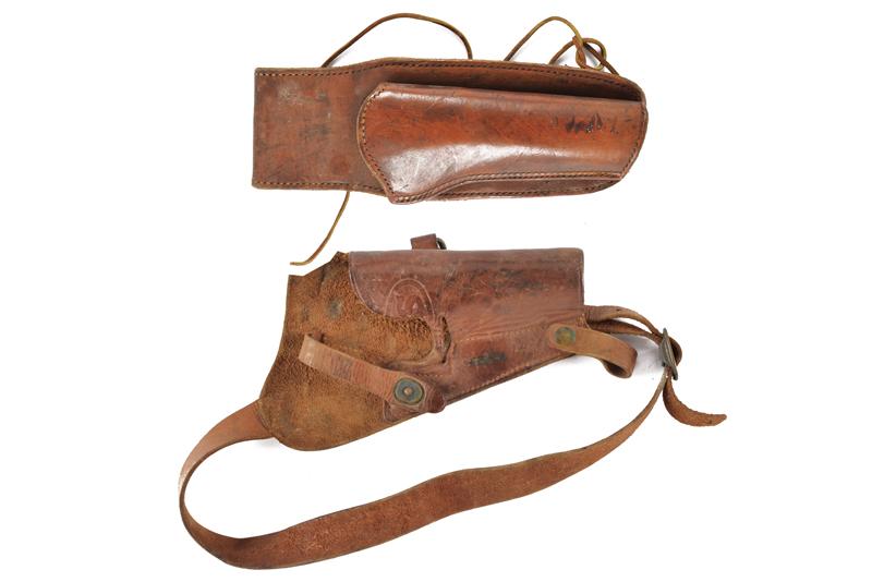 Due fondine per pistola