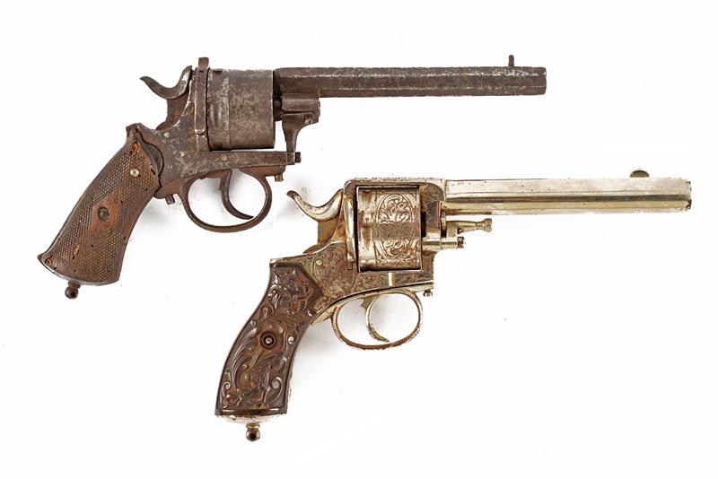 Lotto di due revolver a percussione centrale