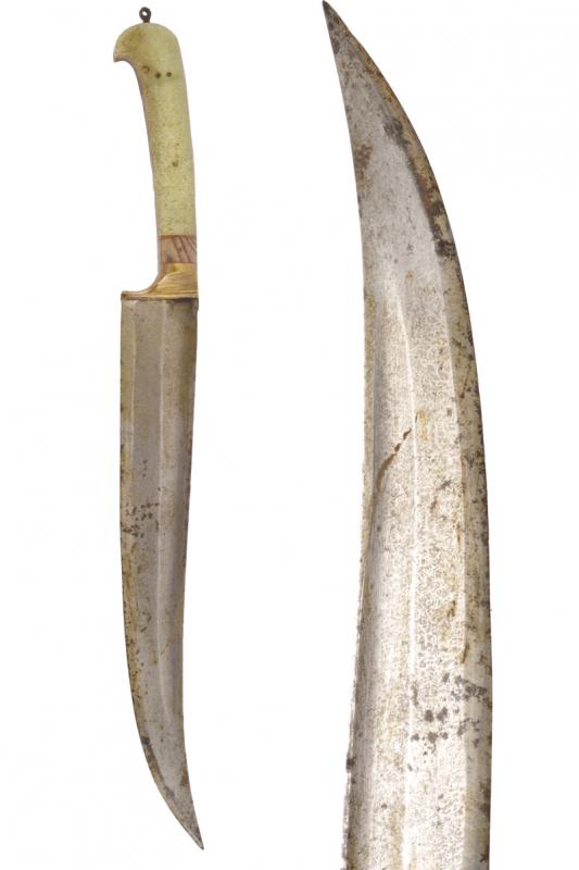 Coltello con impugnatura in pietra