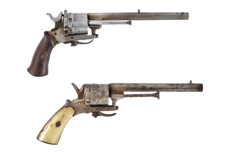 Lotto di due revolver a percussione centrale