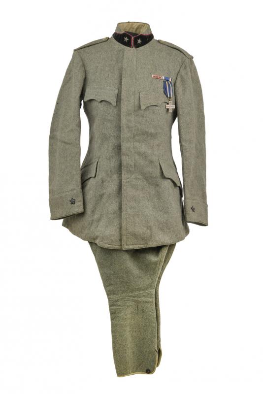 Uniforme da ufficiale