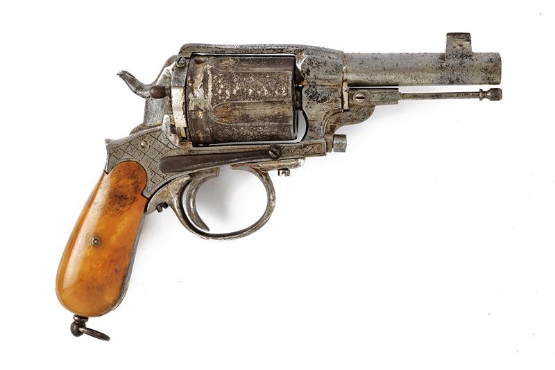 Revolver tipo Montenegrino a percussione centrale