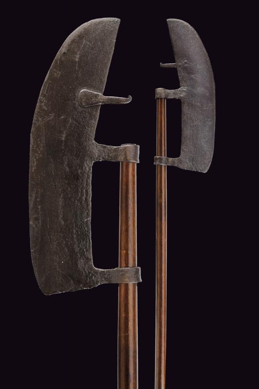 Scure d'arme inastata