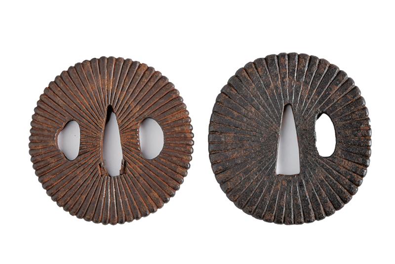 Lotto di due tsuba 