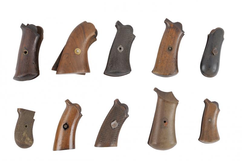 Lotto di dieci paia di guancette per revolver