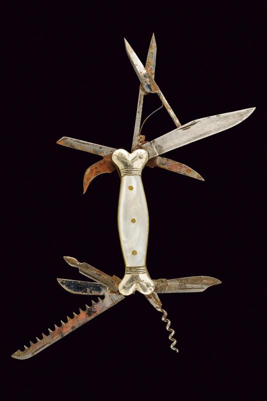 Coltello pieghevole multilama