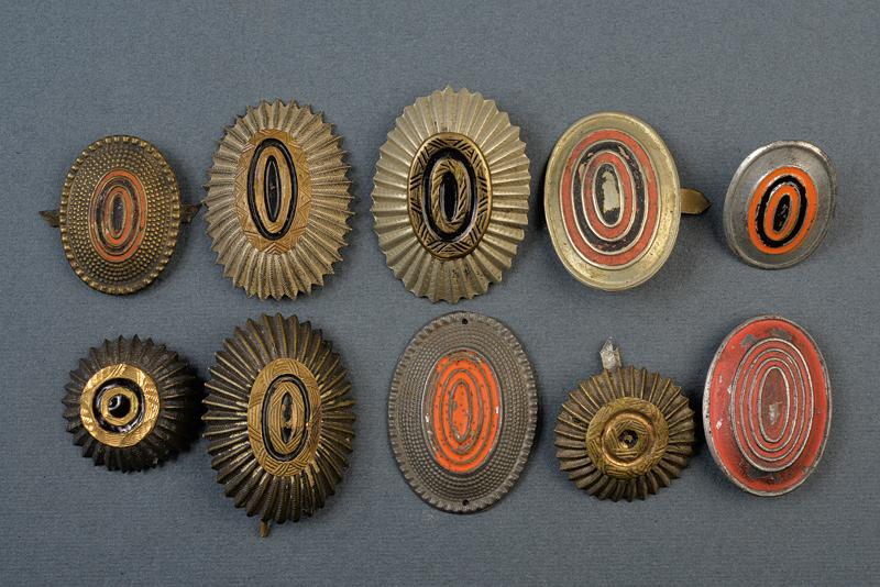 Lotto di dieci coccarde