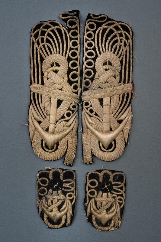 Effetti per uniformi da funzionario con grado da ammiraglio