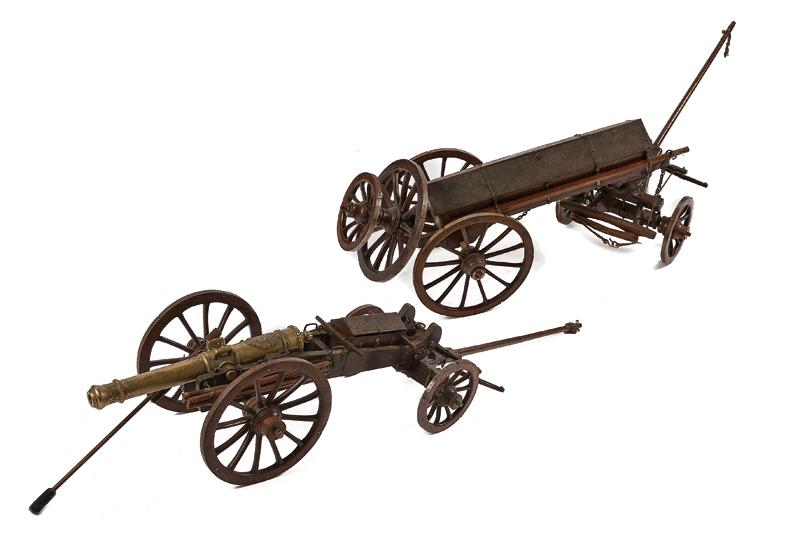Finissimo modello di cannone sul sistema Gribeauval con traino di munizioni e accessori