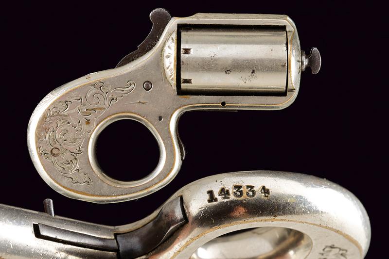 Knuckle Duster " My Friend" Revolver di James Reid