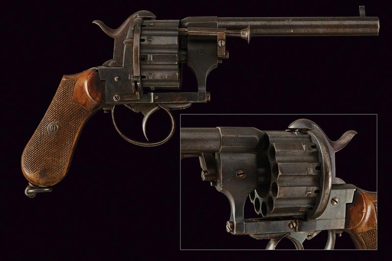 Raro revolver Chaineux a spillo a dodici colpi