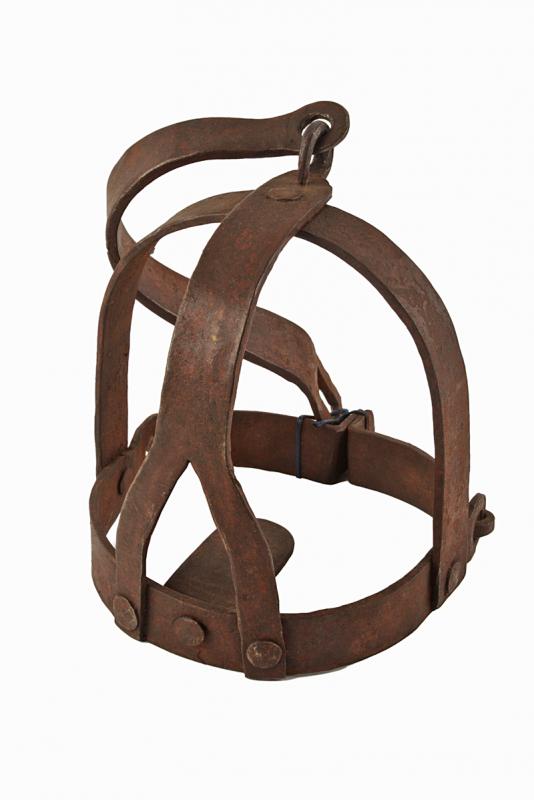 Maschera di tortura in stile del XVI secolo