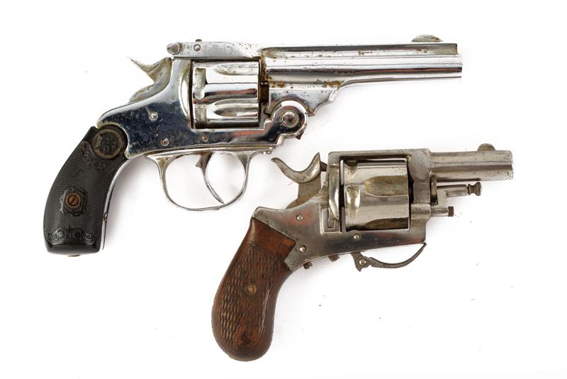 Lotto di due revolver a retrocarica