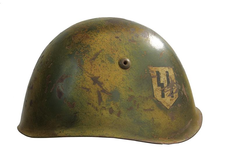 Elmetto Mod. 1933 con fregio delle SS italiane