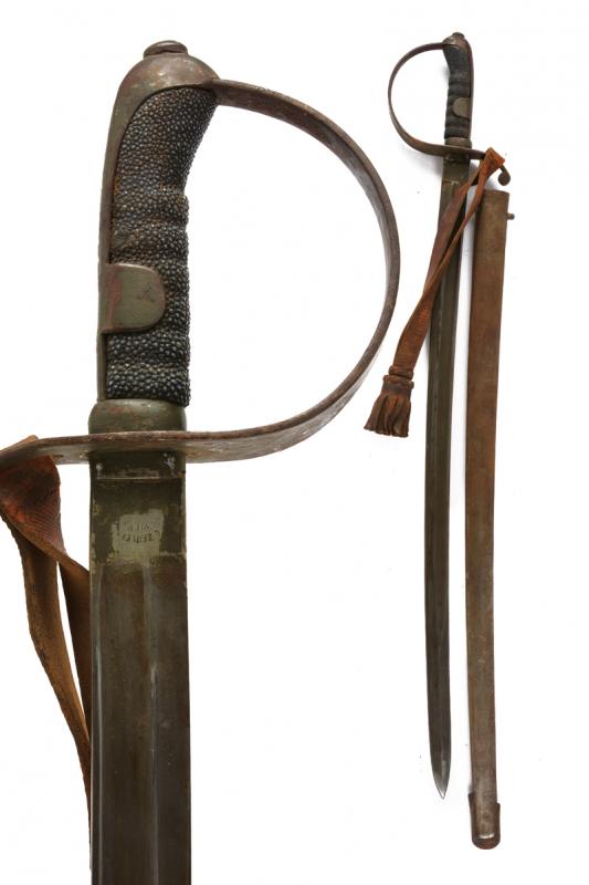Sciabola con fodero