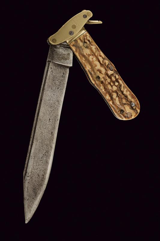 Coltello di tipo Bowie pieghevole