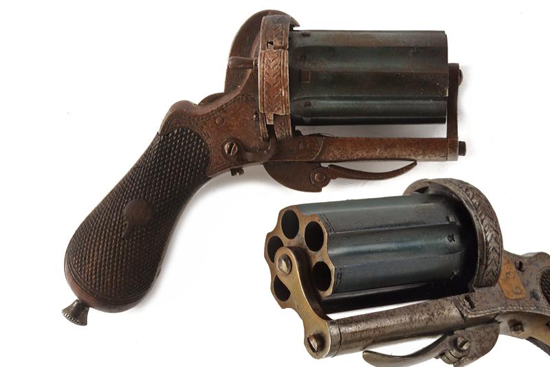 Pepperbox revolver a spillo