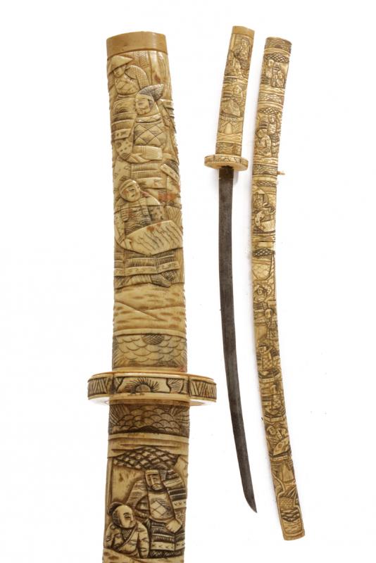 Wakizashi in montatura di osso
