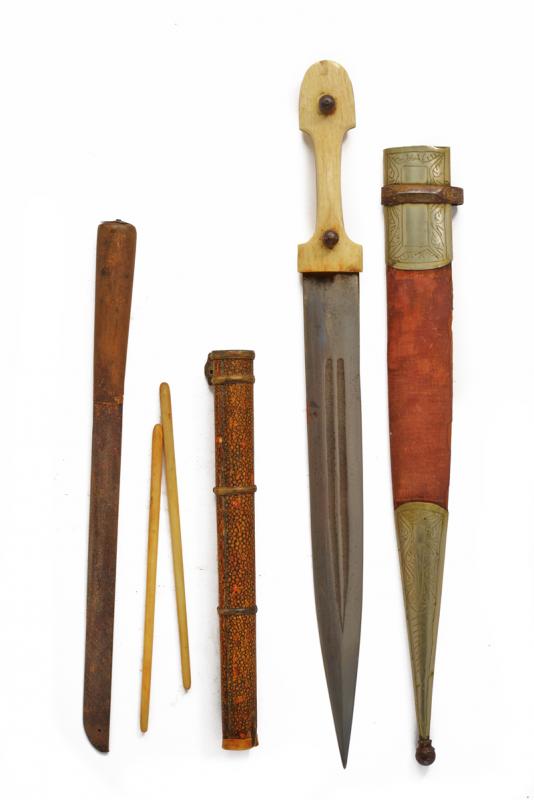 Piccolo kindjal e trousse