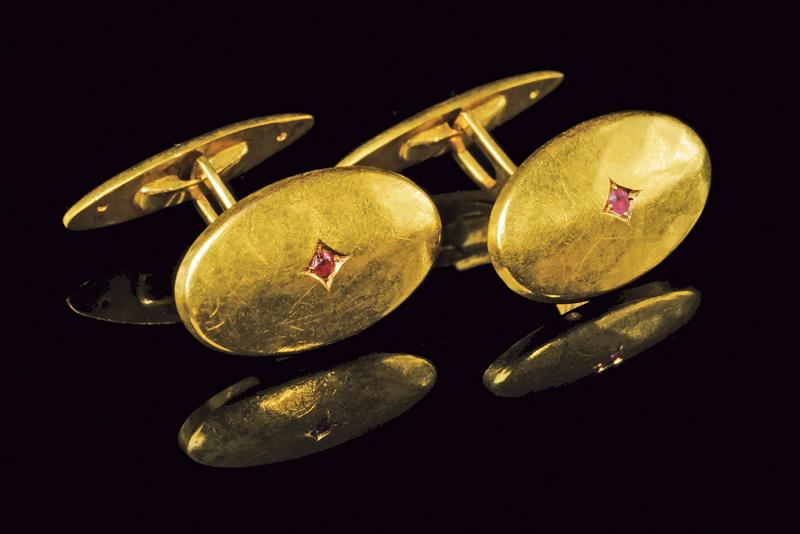 Polsini da camicia  in oro giallo con rubini