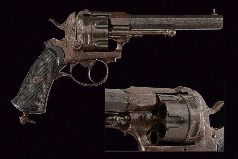 Revolver a percussione centrale