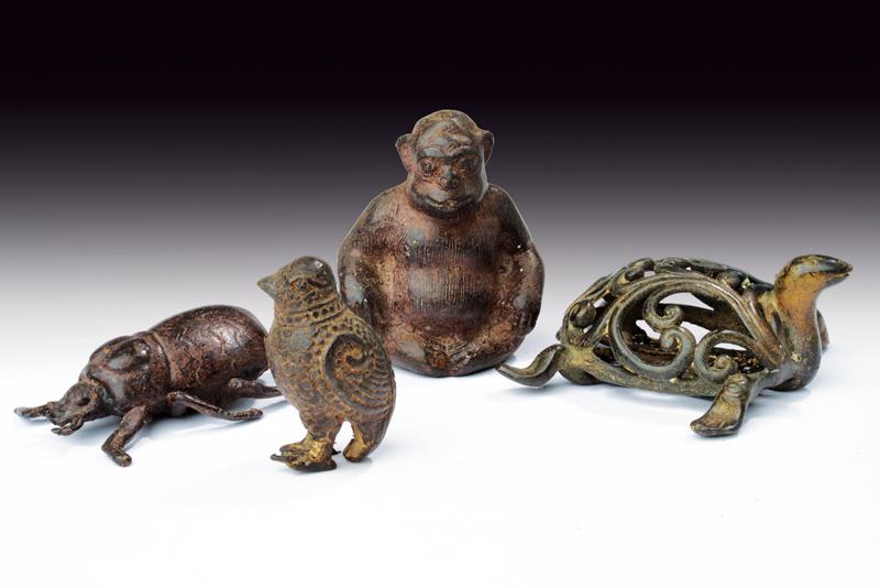 Lotto di quattro figure di animali 