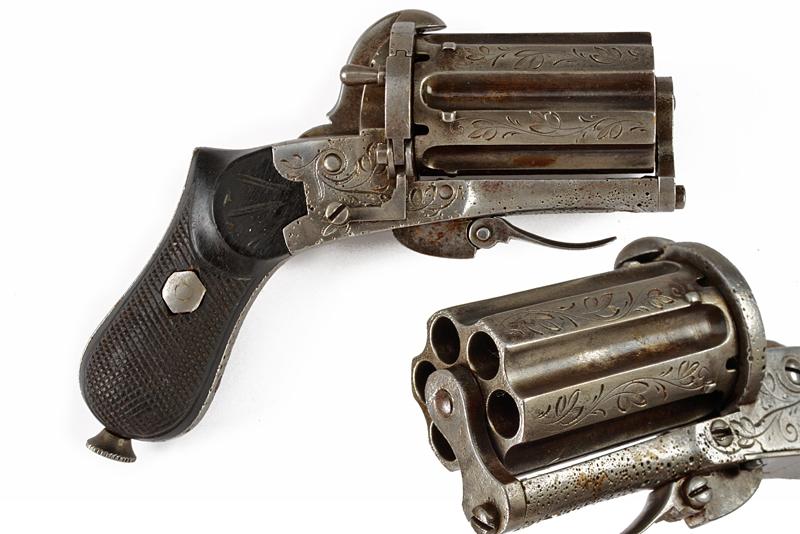 Pepperbox revolver a spillo