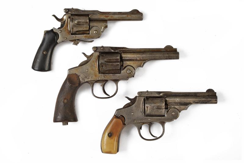 Lotto di tre revolver a percussione centrale tipo S&W
