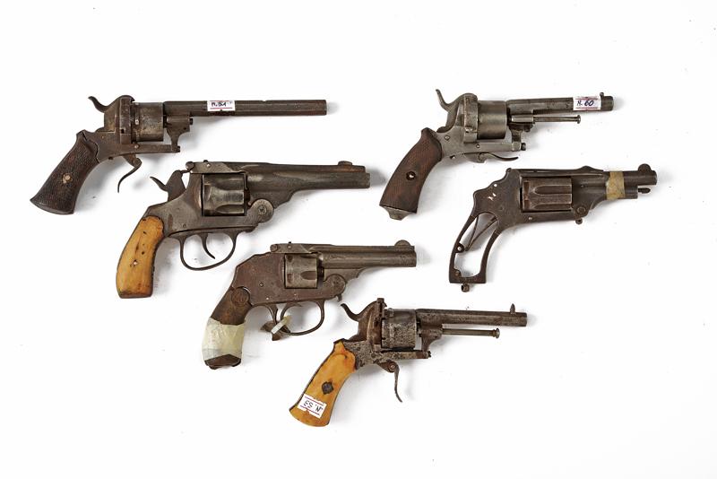 Lotto di sei revolver a retrocarica