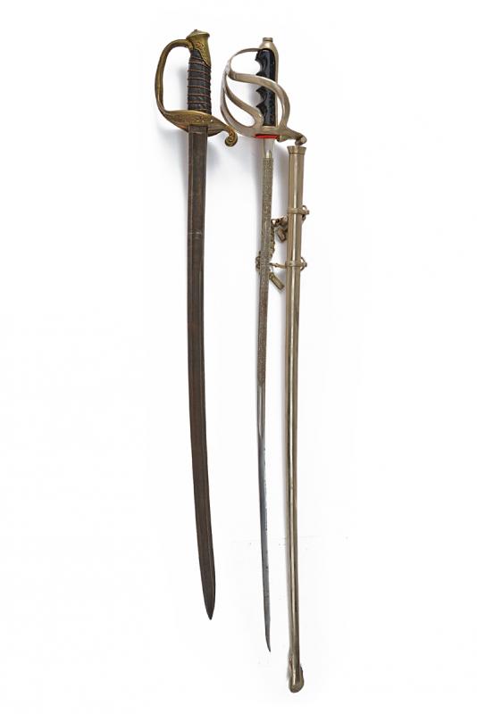 Lotto di due sciabole