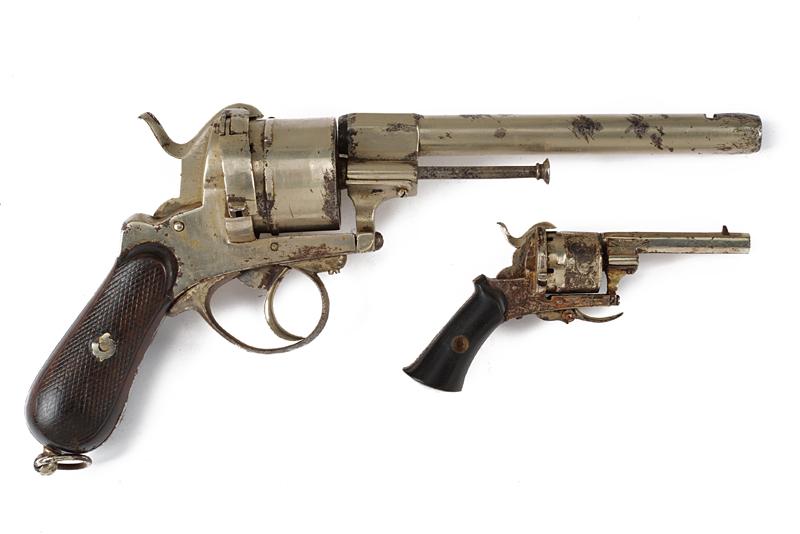 Lotto di due revolver a spillo