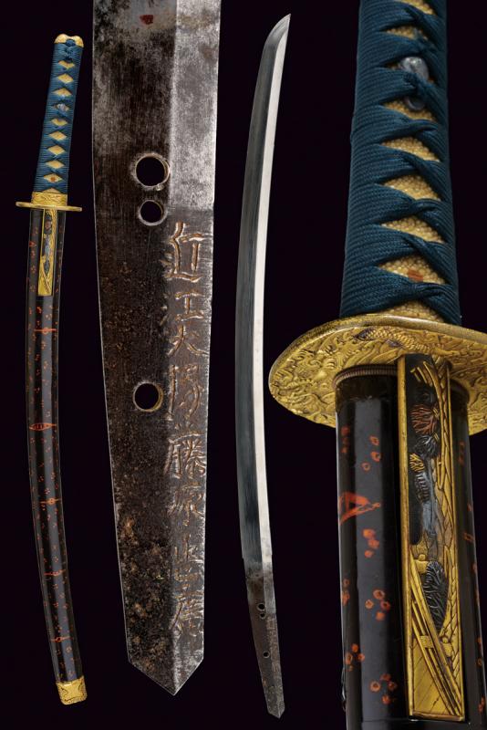 Wakizashi in fine montatura dorata, mei Omi daijo Fujiwara Tadahiro