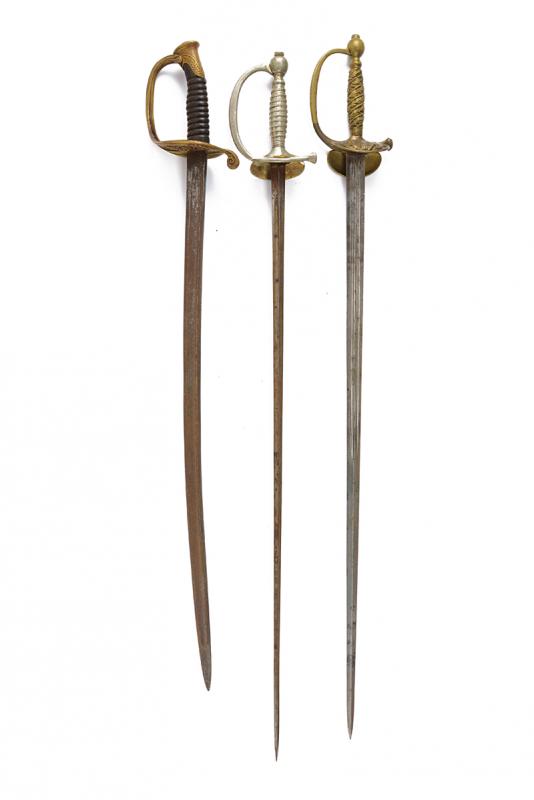 Lotto di tre spade