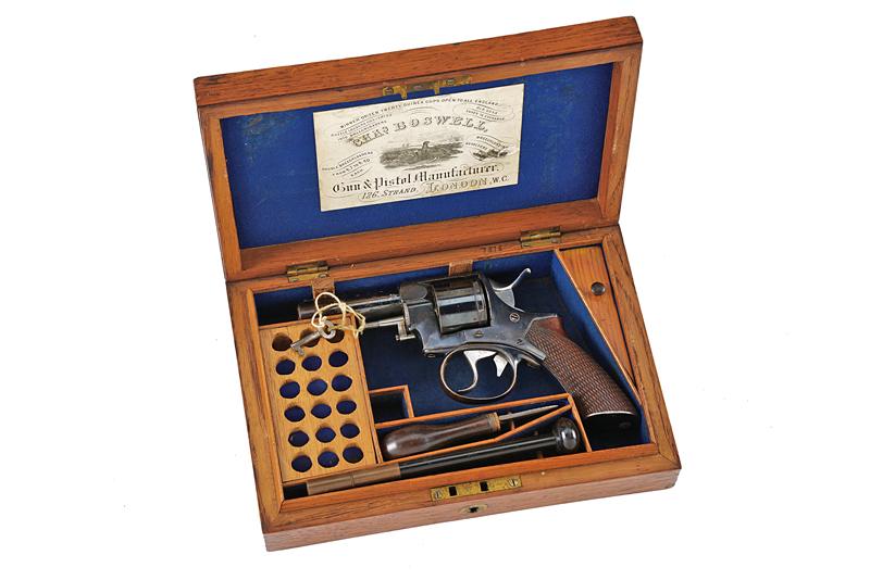 Revolver Webley in cassetta con certificato di disattivazione 