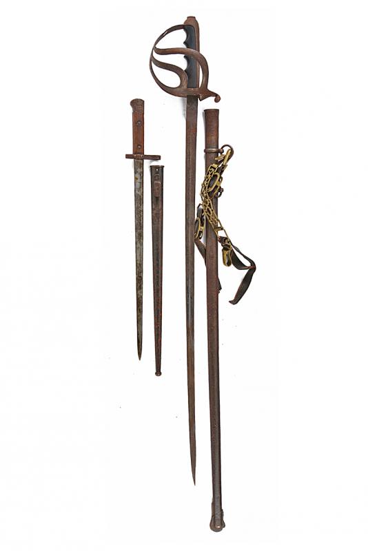 Sciabola da ufficiale mod. 1888 e una baionetta