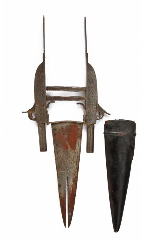 Katar con due pistole a luminello