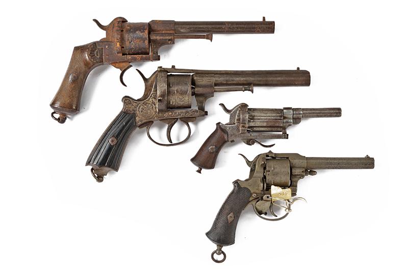 Lotto di quattro revolver a spillo