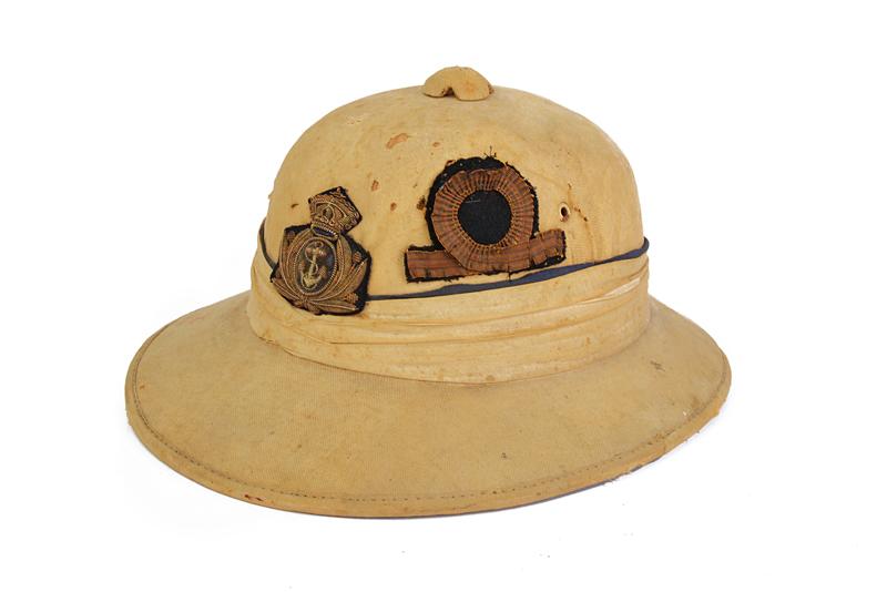 Casco coloniale da ufficiale di marina