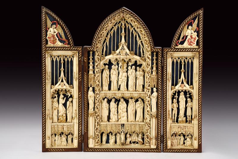Straordinario trittico scolpito con scene della vita di Cristo