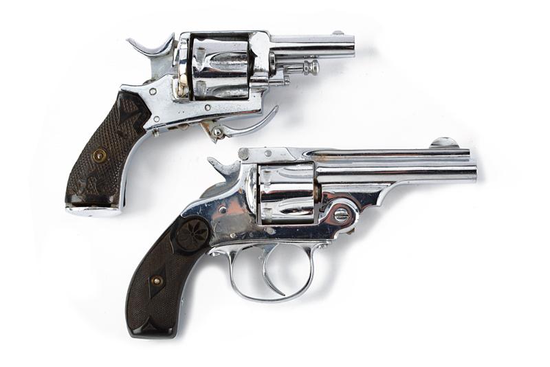 Lotto di due revolver a percussione centrale