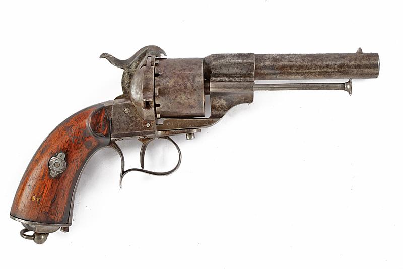 Revolver Lefaucheux corto
