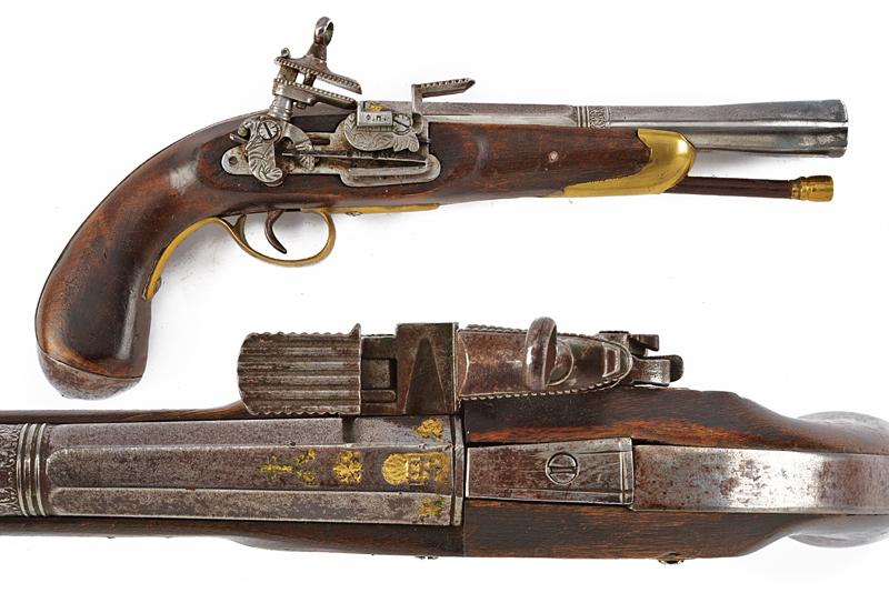 Pistola a pietra focaia composita