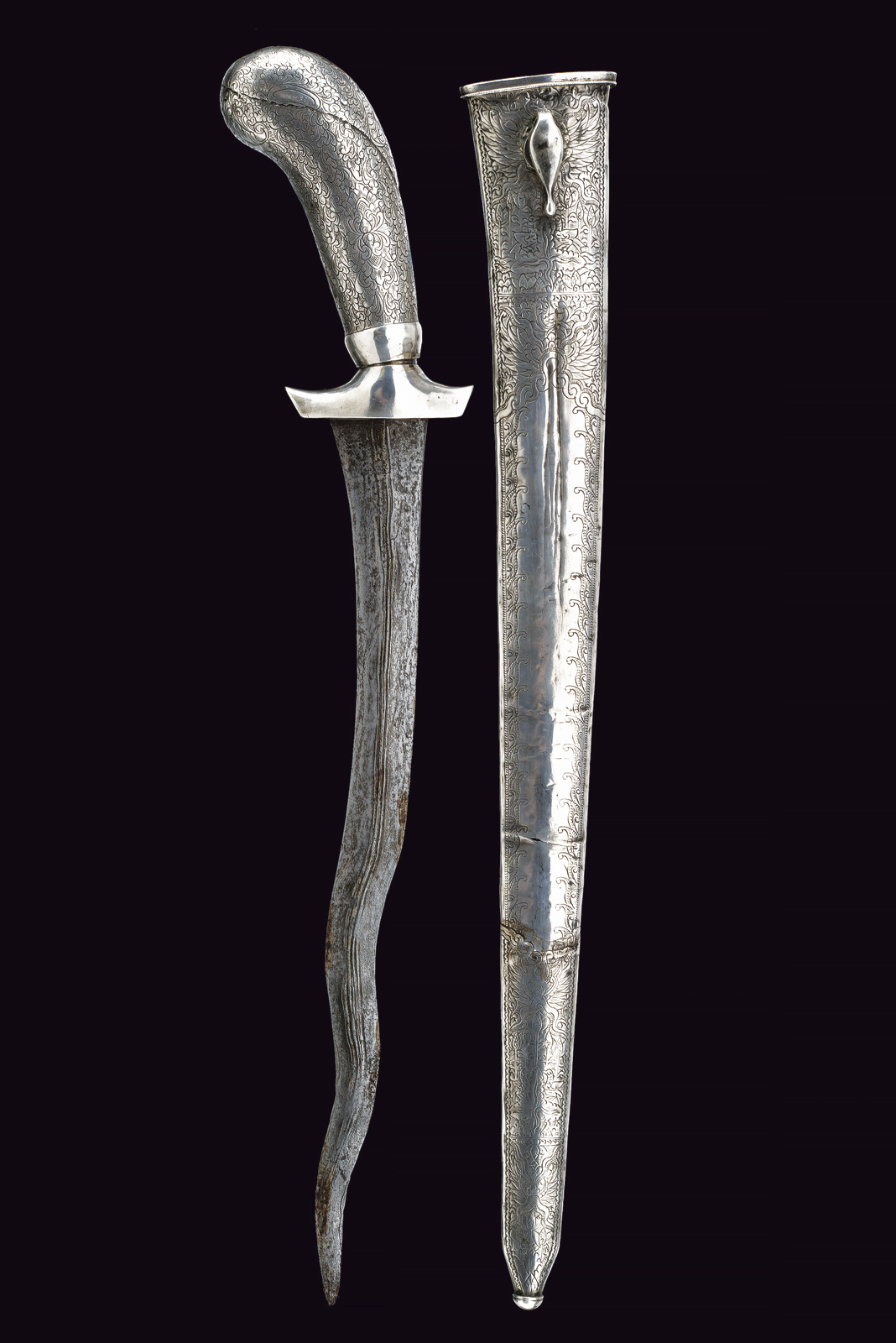 Pedang lurus in argento