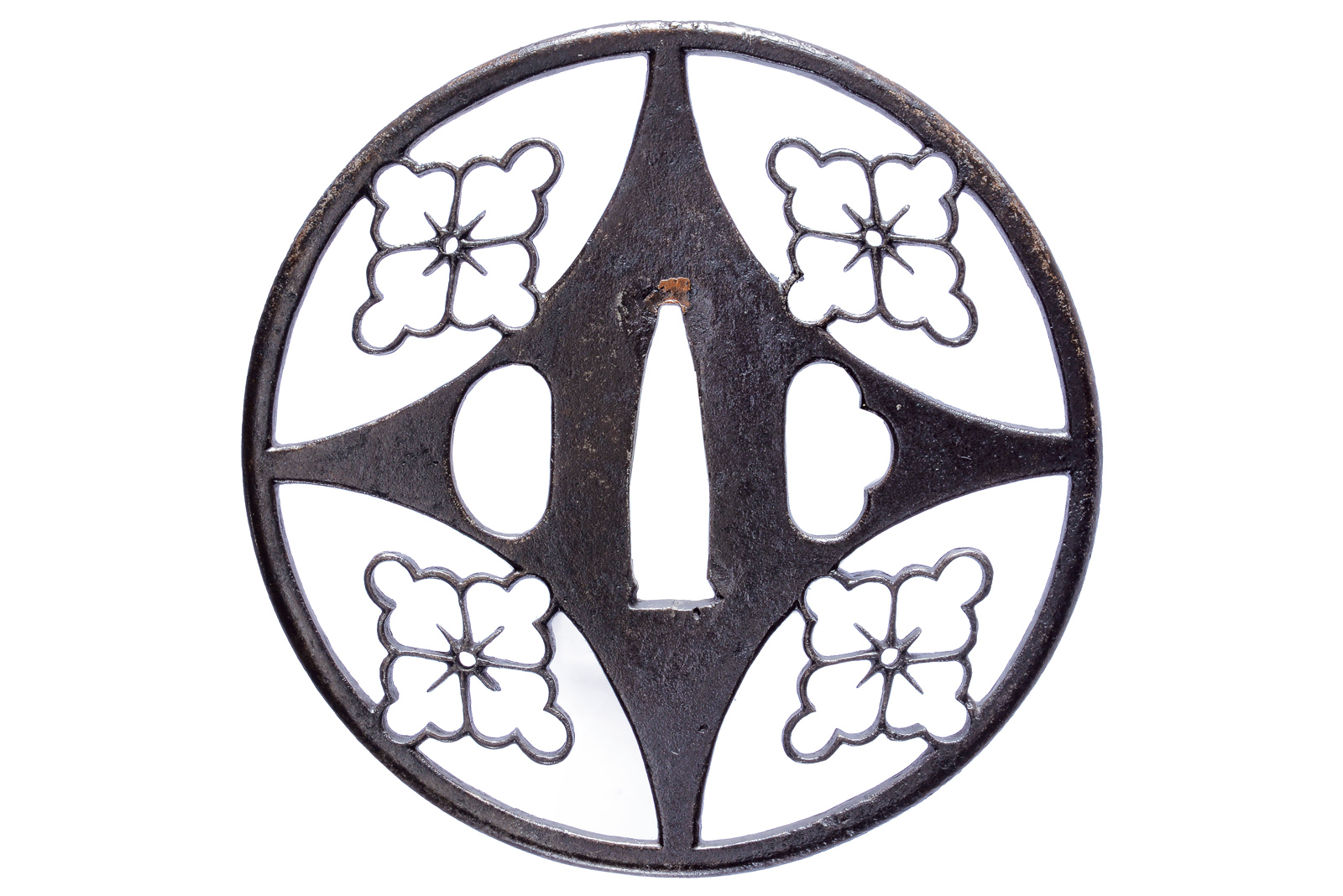 Fine tsuba in stile Kyo-Sukashi 