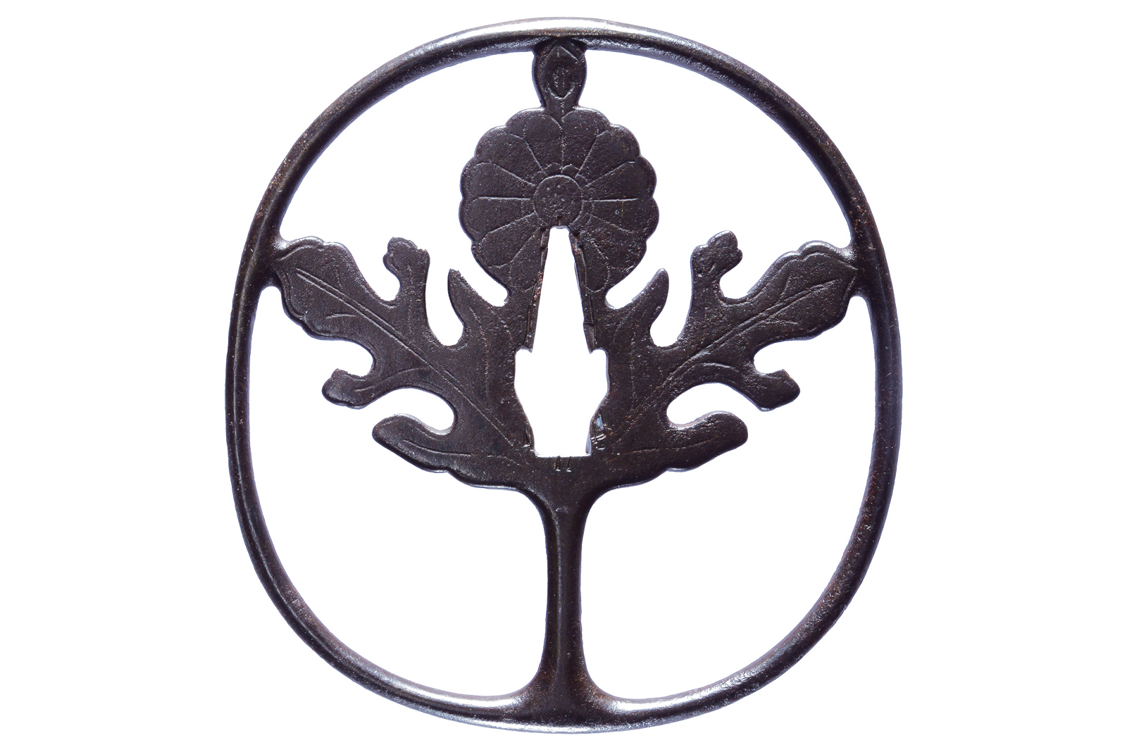 Rara tsuba attribuito alla scuola Myochin