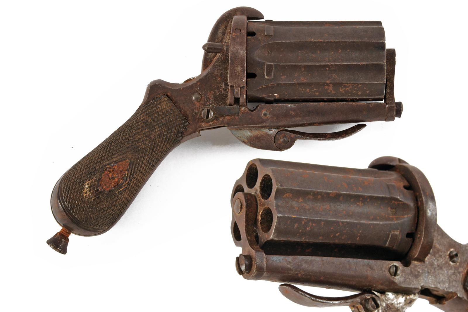 Pepperbox revolver a spillo