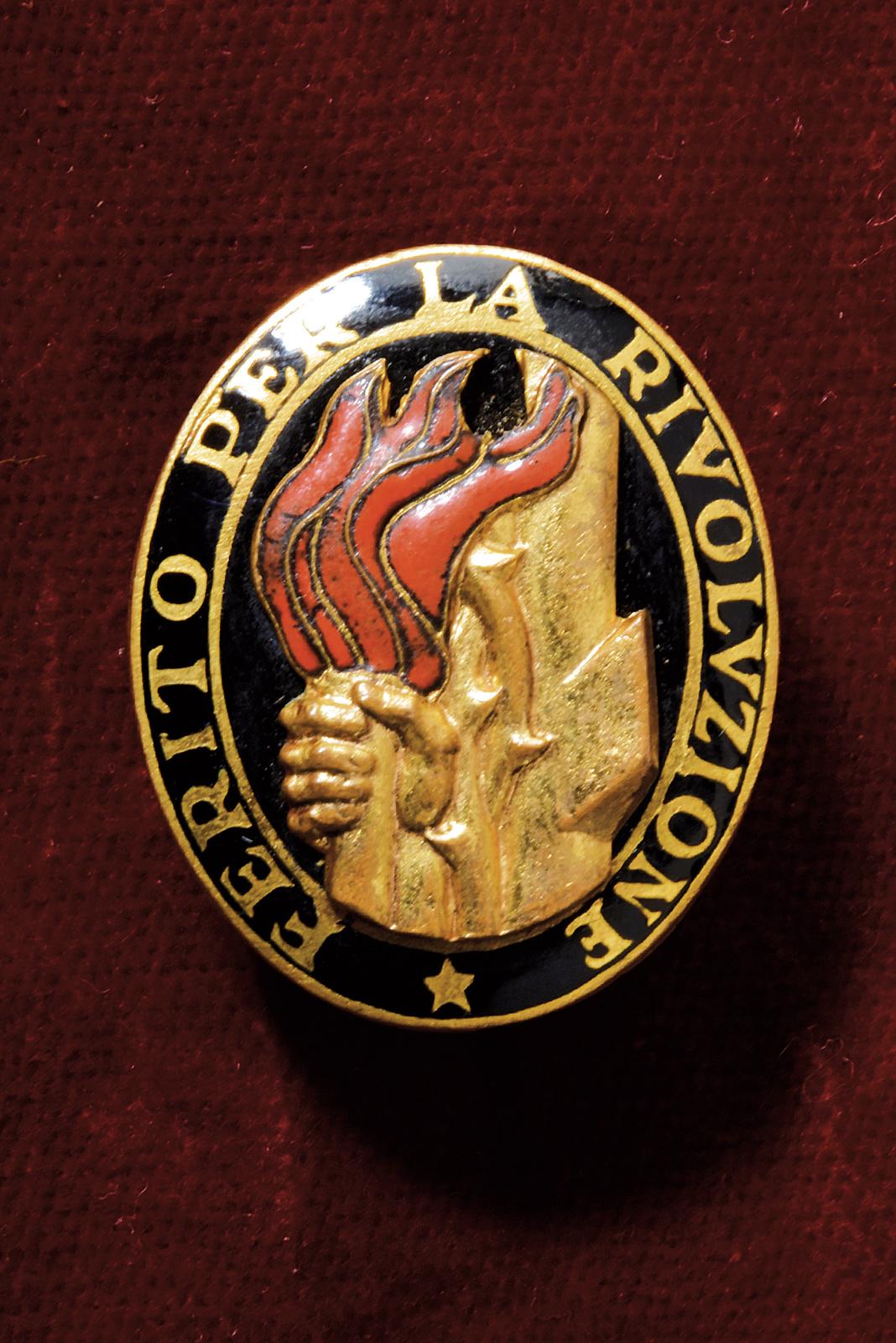 Distintivo "FERITO PER LA RIVOLUZIONE"